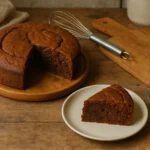 Gâteau au yaourt au chocolat moelleux fait maison dans une cuisine