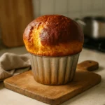 Photo d’un Gâteau Battu Picard doré et moelleux, spécialité traditionnelle de Picardie, préparé maison dans un moule à gâteau battu.
