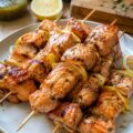Brochettes de saumon au miel et citron - Facile fait maison