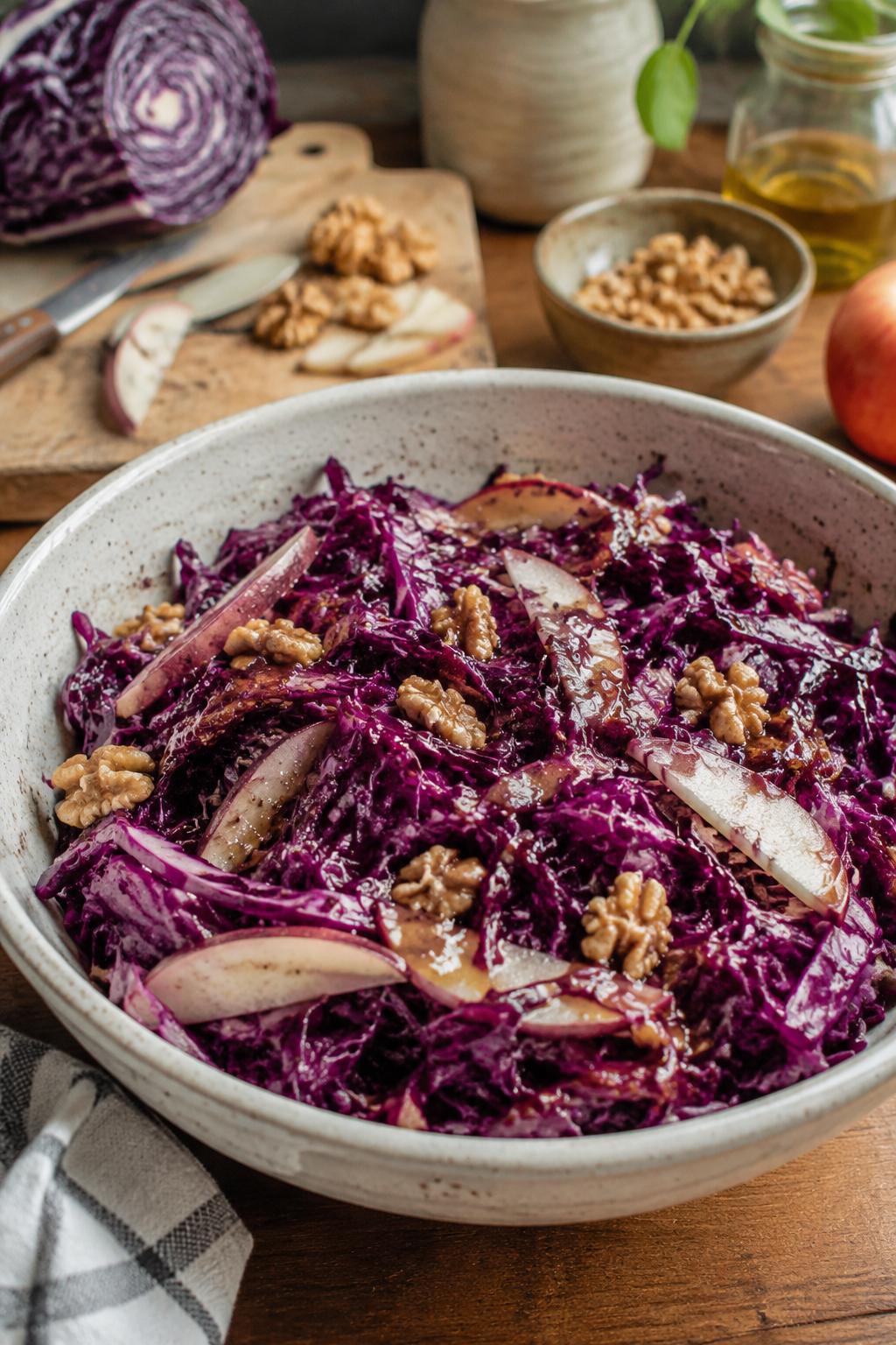 Salade de chou rouge pomme et noix - Facile fait maison