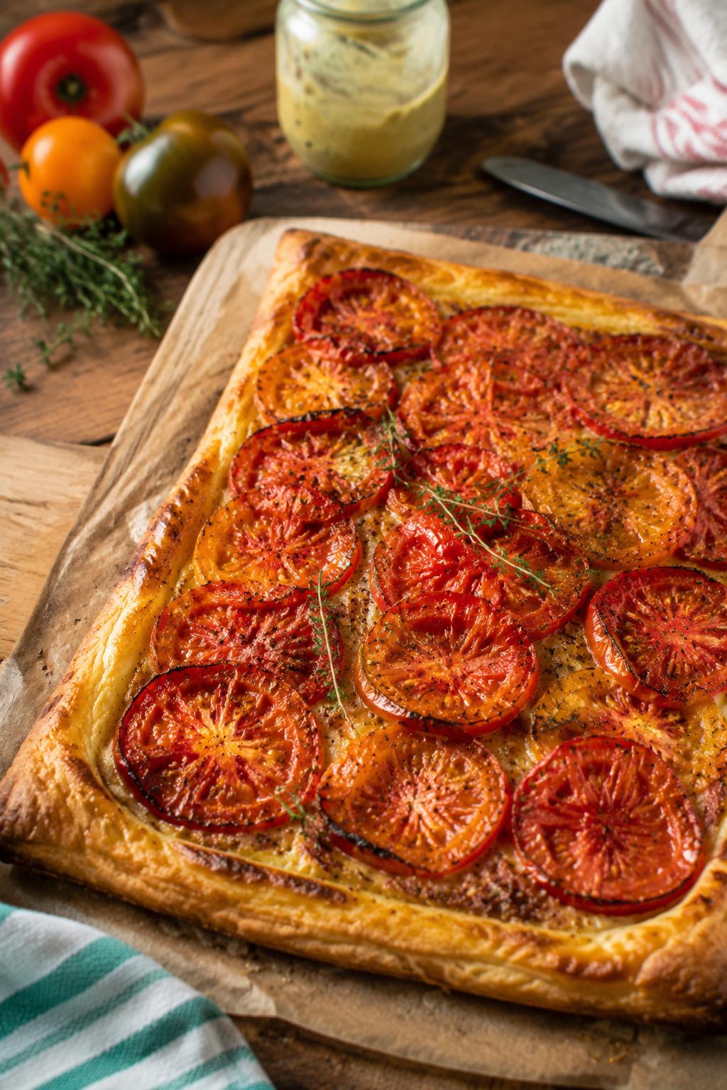 Tarte fine aux tomates et moutarde - Facile fait maison