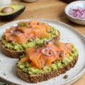 Tartines avocat saumon fumé - Facile fait maison