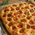Focaccia tomates cerises et romarin - Facile fait maison