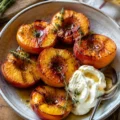 Nectarines rôties au miel et thym - Facile fait maison