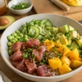 Poke bowl thon, mangue et avocat - Facile fait maison