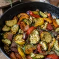 Poêlée de légumes d'été à l'ail et au thym - Facile fait maison