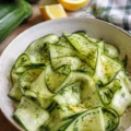 Salade de courgettes crues marinées au citron - Facile fait maison