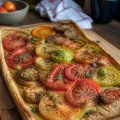 Tarte fine à la moutarde et tomates anciennes - Facile fait maison